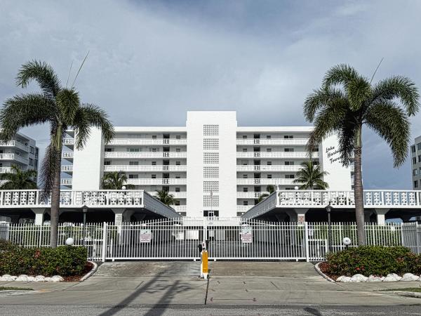 Lake Harbour Towers, 401 Lake Shore Dr #802, Lake Park, Florida 33403, image 1