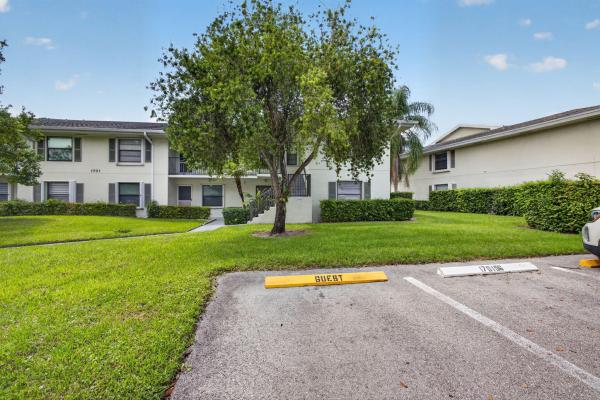 Sabal Ridge, 1701 Sabal Ridge Cir #D, Palm Beach Gardens, Florida 33418, image 2
