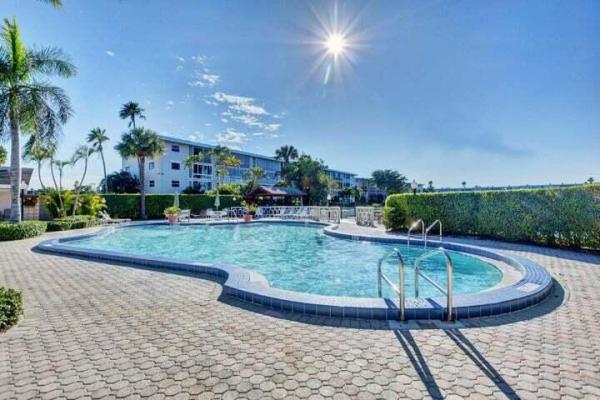 2615 N Garden Dr N #310, Lake Worth, Florida 33461, image 2