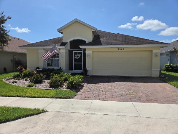 Morningside Palm Breezes Club, 9529 Sea Spray Dr, Fort Pierce, Florida 34945, image 1