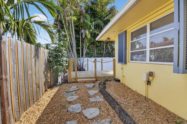 111 SE 7th Ave #D & C, Delray Beach, Florida 33483, image 2