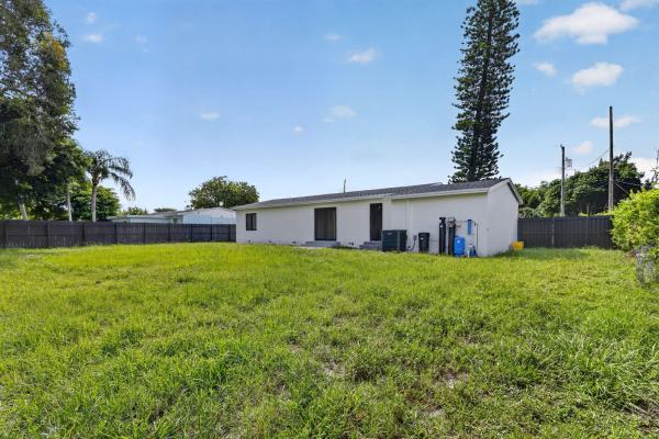 Price Lake, 3185 Riddle Rd, West Palm Beach, Florida 33406, image 1