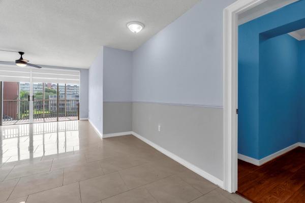 1690 NE 191st St #405-1, North Miami Beach, Florida 33179, image 3