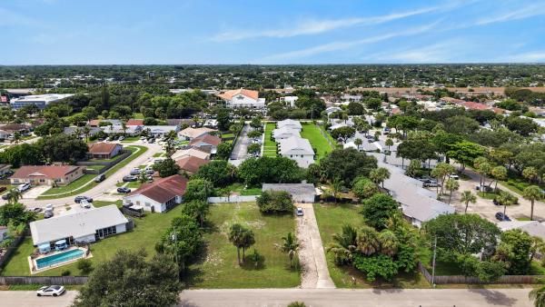 Palm Villas, 9179 Sunrise Dr, West Palm Beach, Florida 33403, image 3