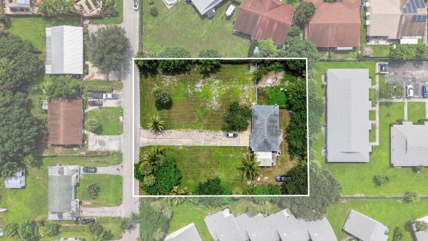 Palm Villas, 9179 Sunrise Dr, West Palm Beach, Florida 33403, image 2
