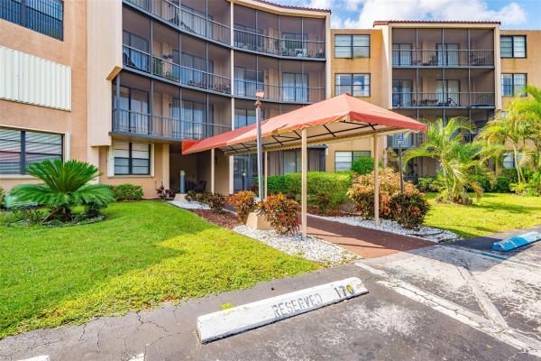 Emerald Hills, 3900 N Hills Dr #302, Hollywood, Florida 33021, image 3
