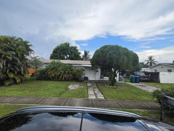 1280 NE 214th St, Unincorporated Dade County, Florida 33179, image 2