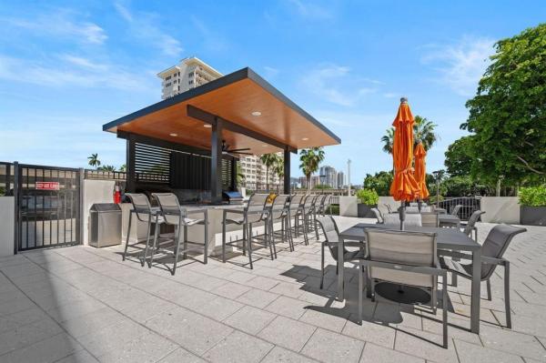 Essex Tower, 340 Sunset Dr #401, Fort Lauderdale, Florida 33301, image 1