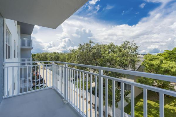 Bayview Palms, 1805 E Sans Souci Blvd #434, North Miami, Florida 33181, image 1