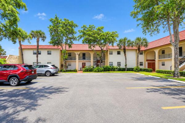 453 Lake Frances Dr, West Palm Beach, Florida 33411, image 1