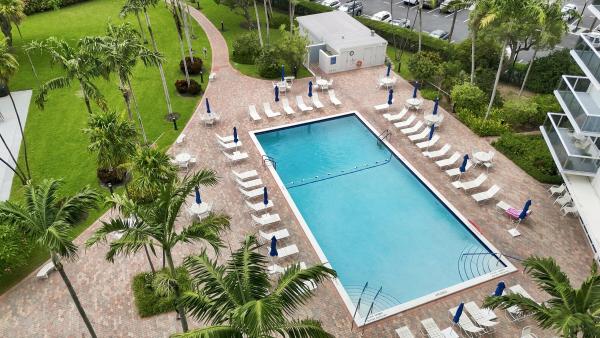 Coral Ridge Towers East, 3300 NE 36th St #1105, Fort Lauderdale, Florida 33308, image 3