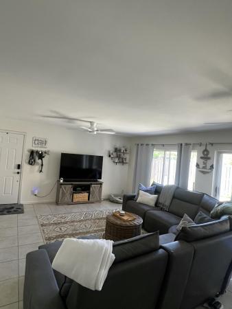 Winchester Courts, 4338 Hazel Ave #D, Palm Beach Gardens, Florida 33410, image 2