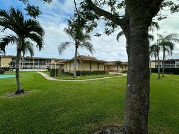 Village Green 1, 500 Village Green Cir W #215, Palm Springs, Florida 33461, image 3