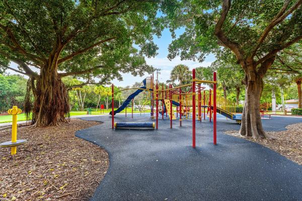 Conference Lake Estates, 545 NW 7th St, Boca Raton, Florida 33432, image 2