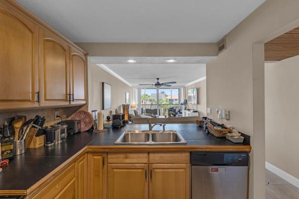 Boca Bayou, 6 Royal Palm Way #307, Boca Raton, Florida 33432, image 2
