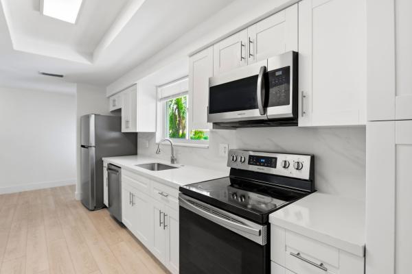 Boca Raton Square, 898 SW 10th Ave, Boca Raton, Florida 33486, image 3