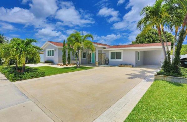 Lake Osborne Hills, 1474 Cochran Dr, Lake Worth Beach, Florida 33461, image 2