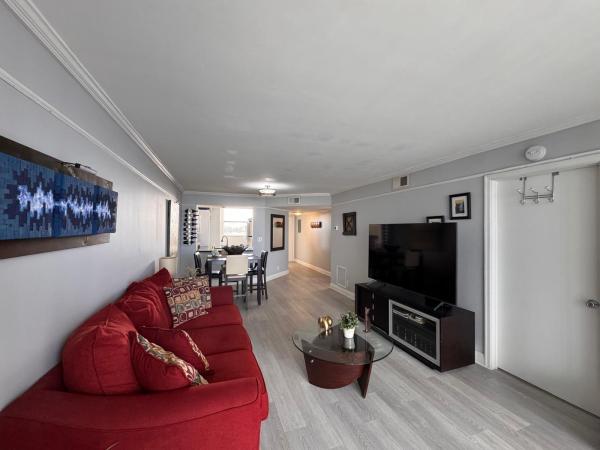 Lake Emerald, 115 Lake Emerald Dr #410, Oakland Park, Florida 33309, image 1