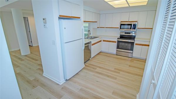 221 NE Plantation Rd #213, Fort Pierce, Florida 34996, image 3