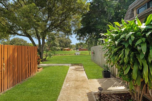 Lake Colony, 4216 Palm Bay Cir #B, West Palm Beach, Florida 33406, image 1