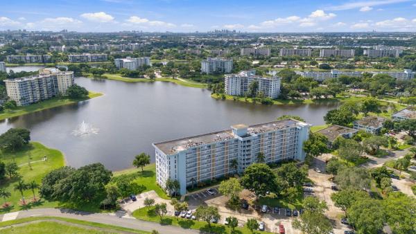 Palm-Aire Country Club 4, 3091 N Course Dr #106, Pompano Beach, Florida 33069, image 2