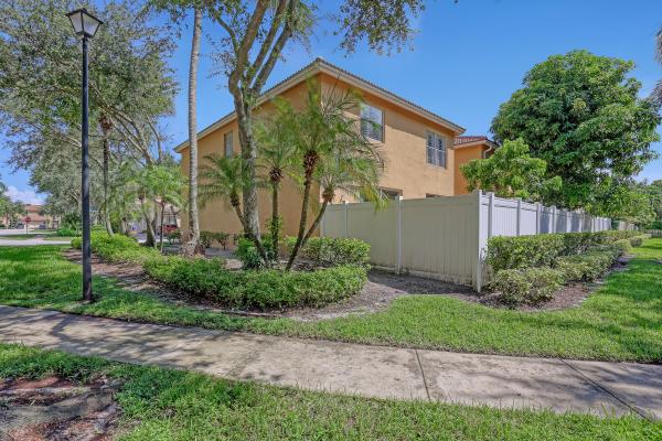 Tahoe At Lakes Of Laguna, 4493 Lake Tahoe Cir, West Palm Beach, Florida 33409, image 1