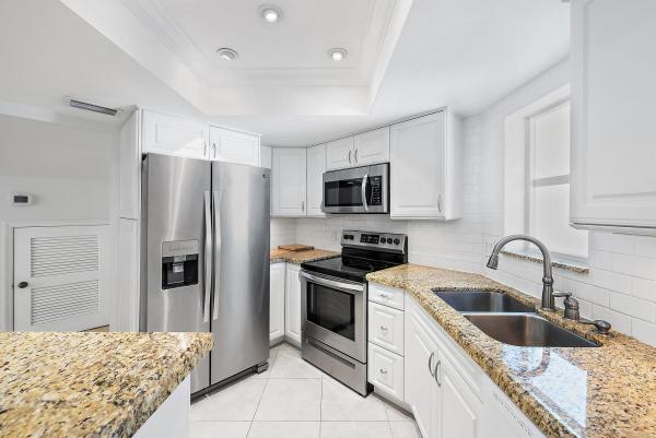 Sea Brook Place, 154 Seabreeze Cir, Jupiter, Florida 33477, image 2