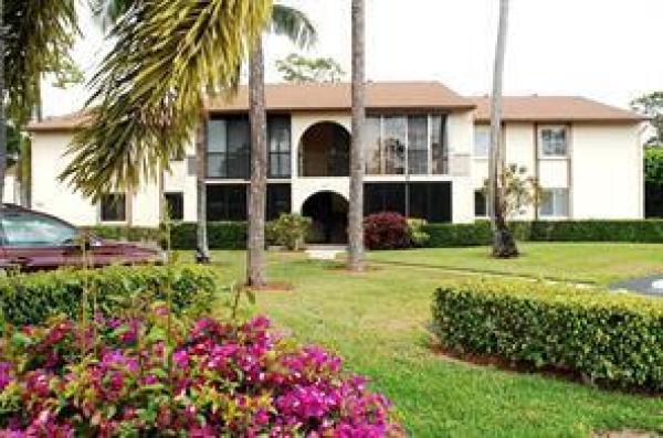 308 Knotty Pine Cir #D-1, Greenacres, Florida 33463, image 1