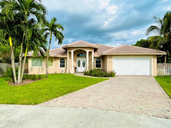Greenview Shores 2 Of Wellington, 13620 Folkestone Ct, Wellington, Florida 33414, image 2