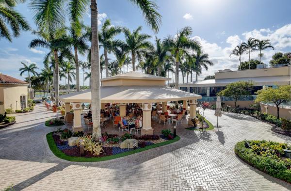 12418 Crystal Pointe Dr #102, Boynton Beach, Florida 33437, image 2