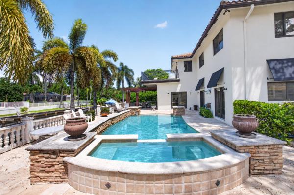 Royal Oaks Hills, 749 SW 2nd St, Boca Raton, Florida 33486, image 2