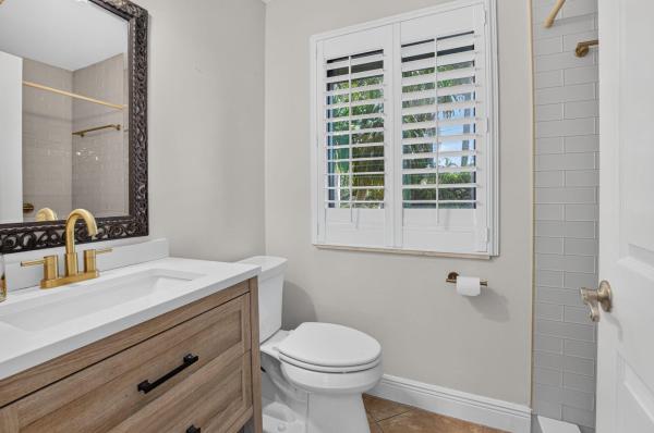 Royal Oaks Hills, 749 SW 2nd St, Boca Raton, Florida 33486, image 3