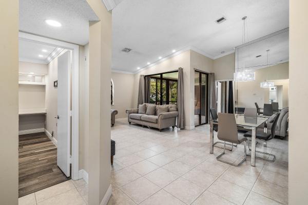 Alexandra Village, 5439 Verona Dr #P, Boynton Beach, Florida 33437, image 2