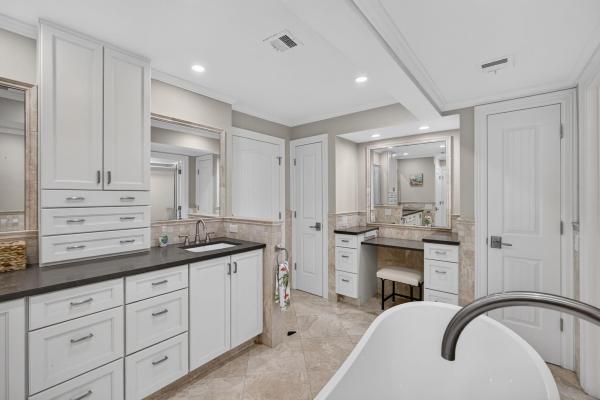 Yacht Harbor Manor, 1180 Singer Dr, Riviera Beach, Florida 33404, image 3