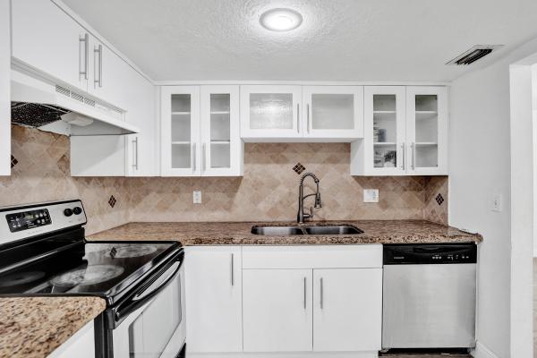 Townhomes Of Oriole, 8091 NW 12th St #H, Margate, Florida 33063, image 3