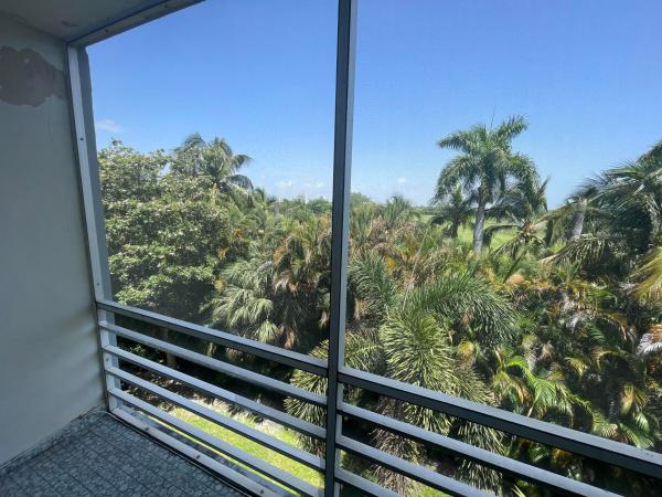 Fairways Royale, 1445 Atlantic Shores Blvd #410, Hallandale Beach, Florida 33009, image 2