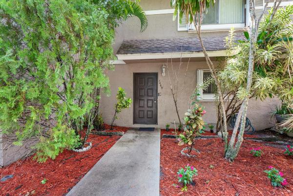 Hamptons Townhomes, 1469 Sussex Dr, North Lauderdale, Florida 33068, image 2