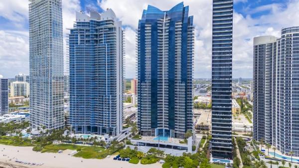 Jade Ocean, 17121 Collins Ave #2207, Sunny Isles Beach, Florida 33160, image 1
