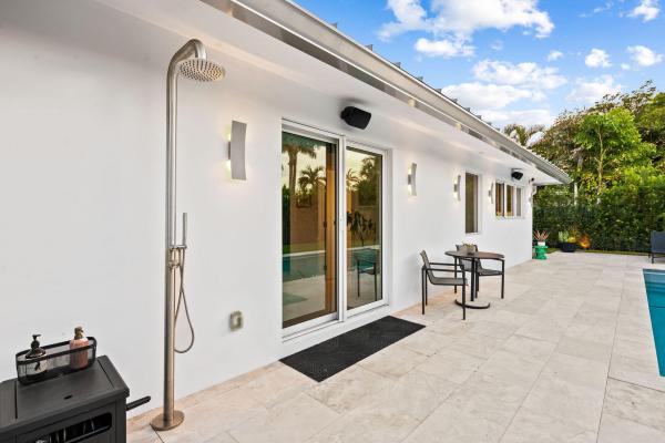 Coral Gardens, 2000 Coral Gardens Dr, Wilton Manors, Florida 33306, image 1