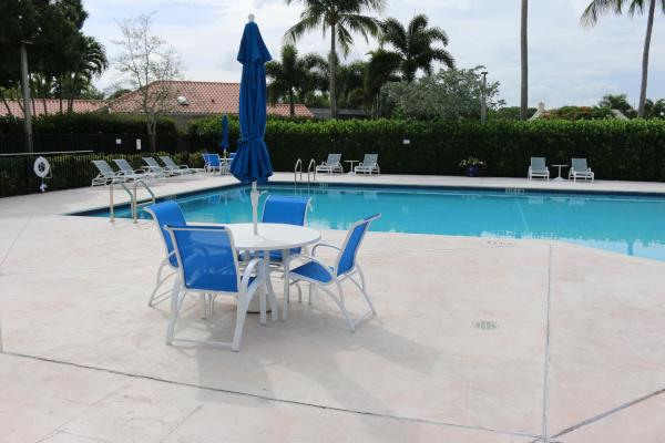 La Lique At Crystal Pointe, 2668 La Lique Cir, Palm Beach Gardens, Florida 33410, image 3