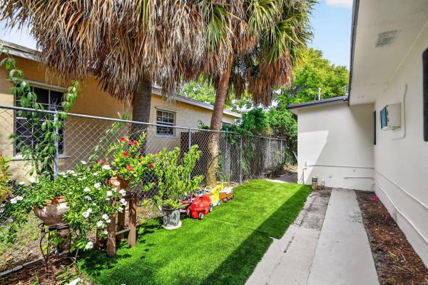 Lake Worth Town, 1020 S K St, Lake Worth Beach, Florida 33460, image 1