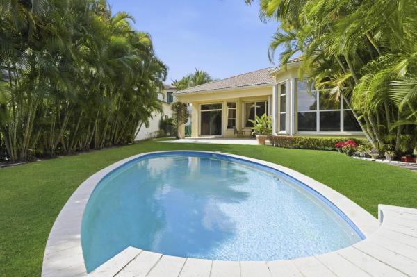 Villa Vizcaya, 401 Via Placita, Palm Beach Gardens, Florida 33418, image 1