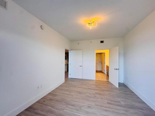 The Harbour North Tower, 16385 Biscayne Blvd #1204, North Miami Beach, Florida 33160, image 1