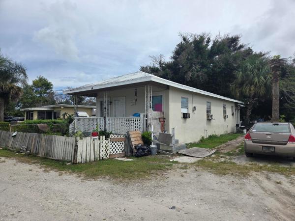 Edgartown, 918 N 10th St, Fort Pierce, Florida 34950, image 1