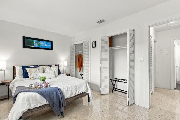 Oak Acres, 320 SW 10th Ter #1-2, Hallandale Beach, Florida 33009, image 1