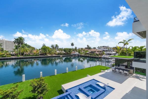 Stilwell Isles, 414 Royal Plaza Dr, Fort Lauderdale, Florida 33301, image 1