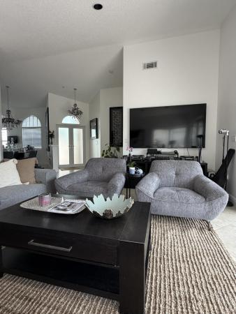 Wilshire, 1101 Wilshire Cir E, Pembroke Pines, Florida 33027, image 1