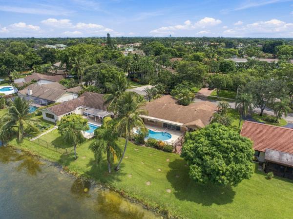 11713 Spinnaker Way, Cooper City, Florida 33026, image 1