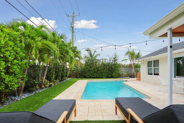 Tequesta Country Club, 354 Country Club Dr, Tequesta, Florida 33469, image 1