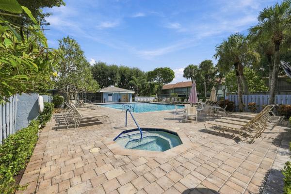 5640 Fairway Park Dr #101, Boynton Beach, Florida 33437, image 1